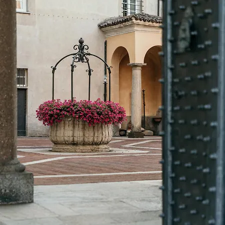 Castello Di *
