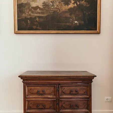 Castello Di アパート