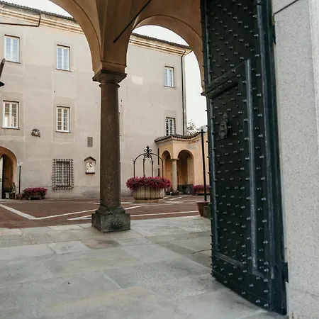 Castello Di アパート