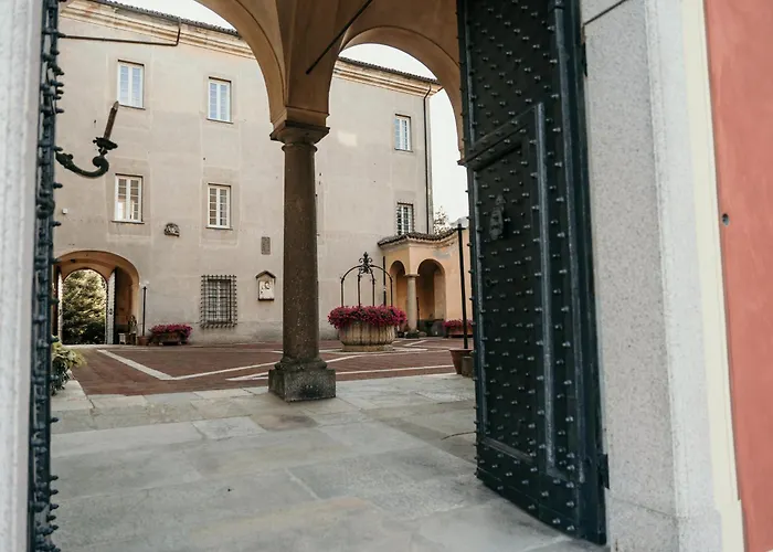 Castello Di 公寓